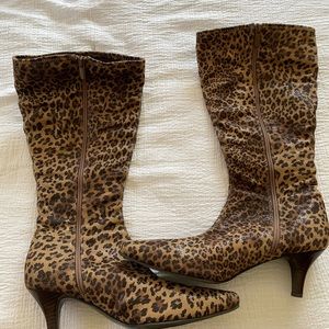 Mid calf boots,  👢 Stretch upper for a great fit!